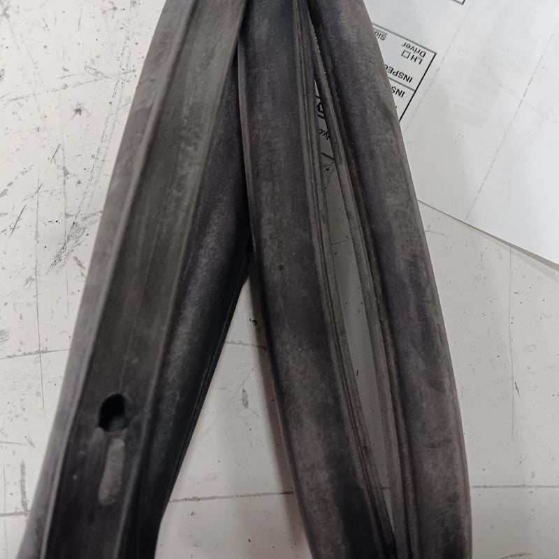 Toyota Rav 4 Cowl Vent Panel Hood Rubber Seal  2015 2016 2017 2018