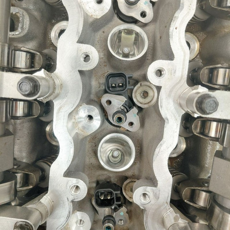 Engine Cylinder Head Fits 16-19 Chevy Volt OEM