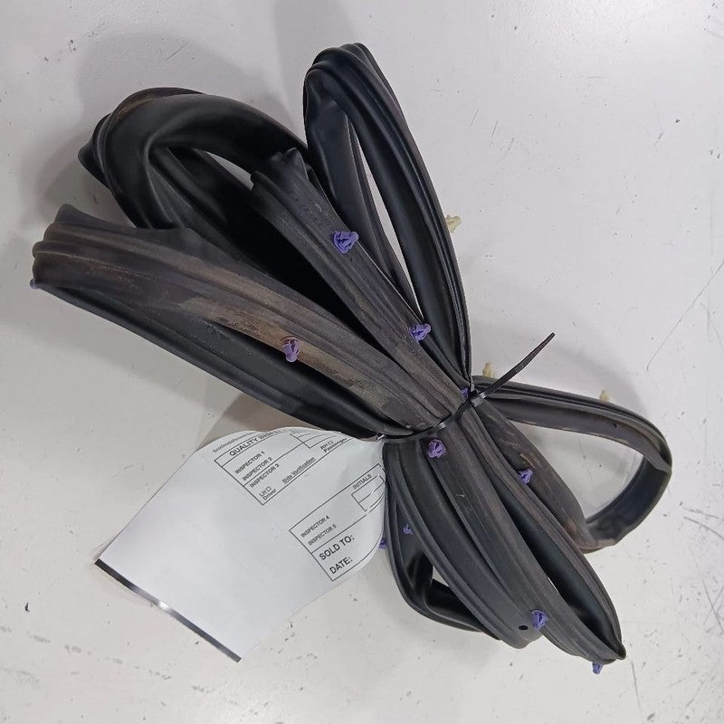 Jeep Compass On Door Seal Rubber Left Driver Front  2021 2020 2019 2018 2017