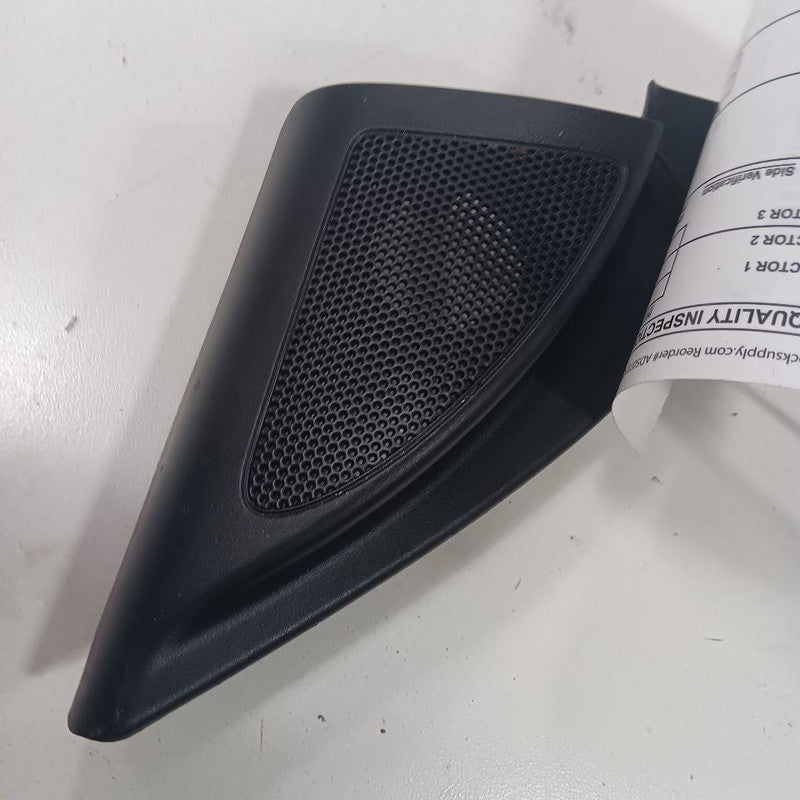 Kia Sorento Mirror Mount Cover Door Trim Right Passenger  2018 2017 20