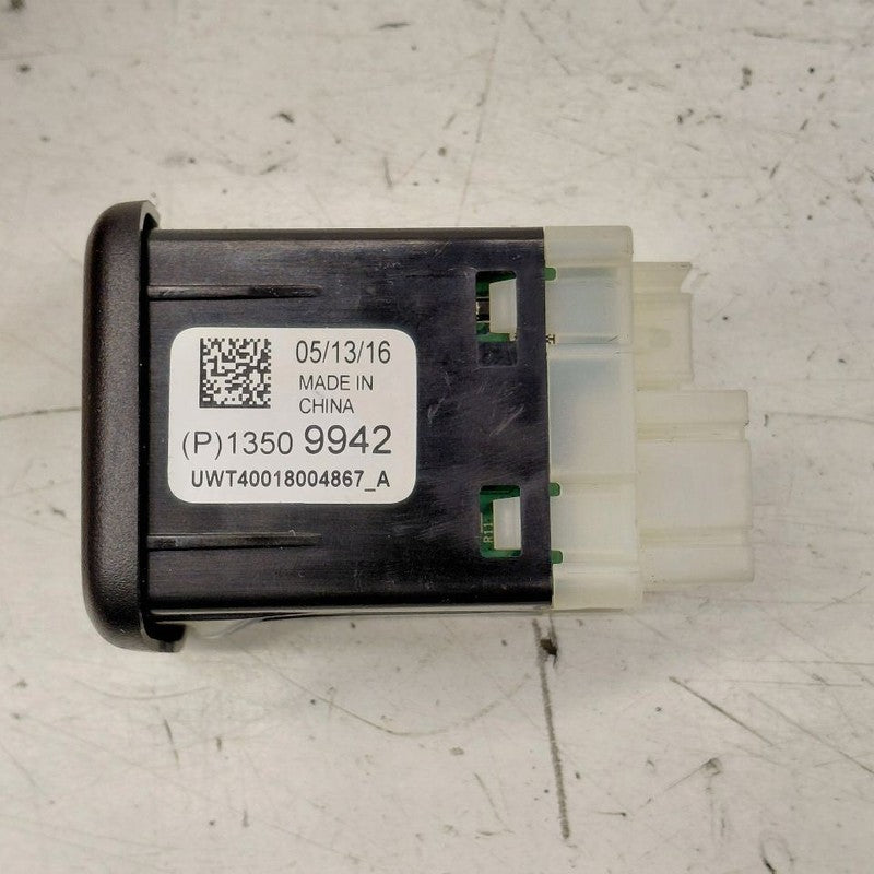 Cadillac CT6 USB Plug In Port {13509942} 2018 2017 2016