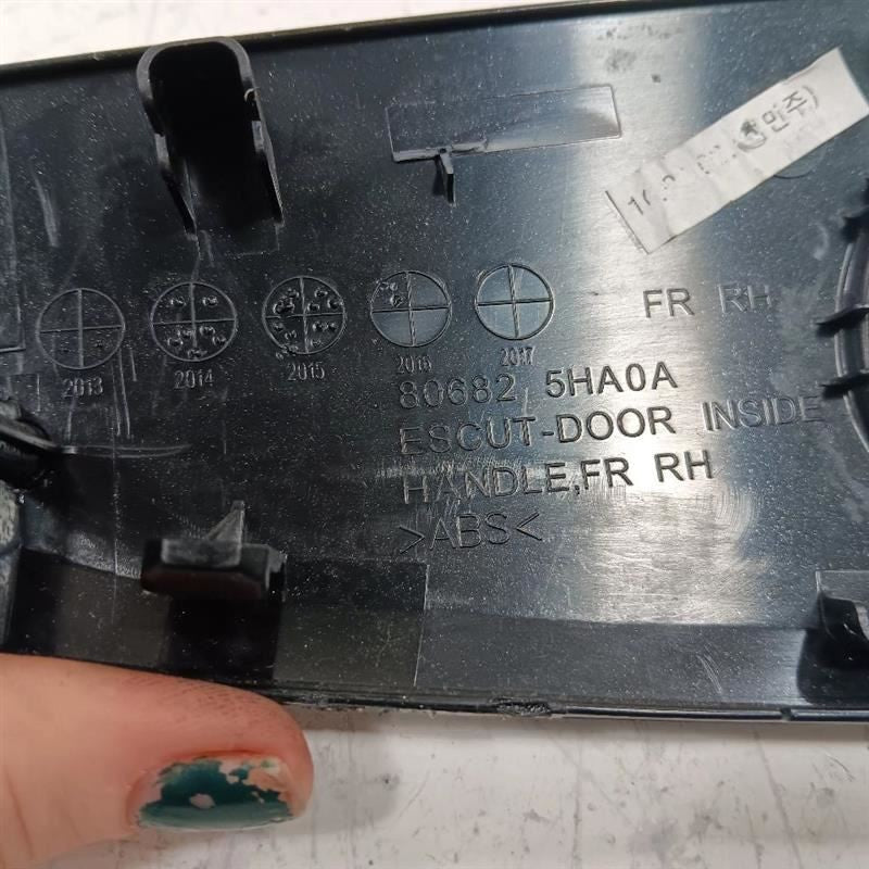 Nissan Rogue Interior Door Handle Bezel Surround Trip Right Passenger Front 2014