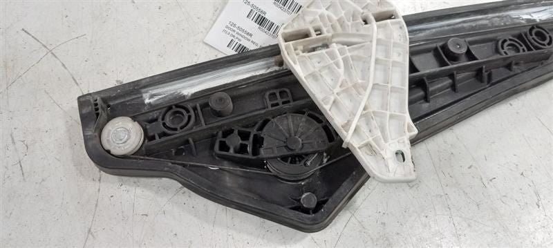 824022V000 Passenger Right Front Window Regulator Track Fits 12-17 VELOSTER