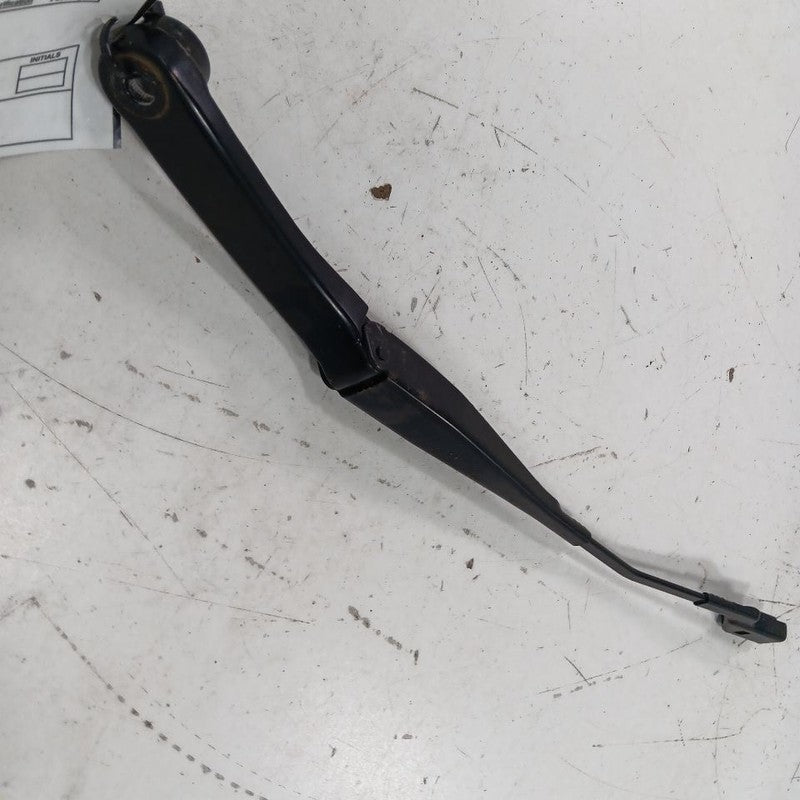 Jeep Renegade Windshield Wiper Arm Left Driver   2021 2020 2019 OEM