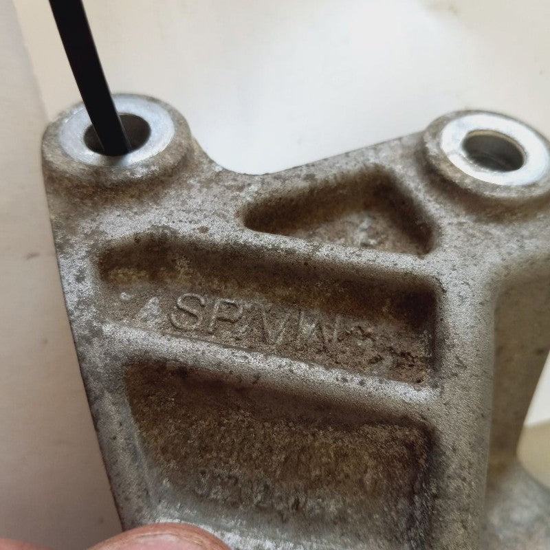 Volvo S60 Exhaust System Pipe Bracket 2018 2017 2016