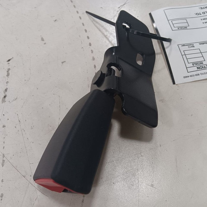 Jeep Renegade Seat Belt Buckle Latch Right Passenger Rear Back 2023 20