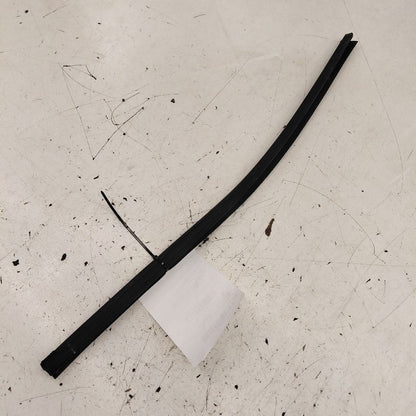Kia Sorento Left Rear Weather Strip Interior  2018 2017 2016