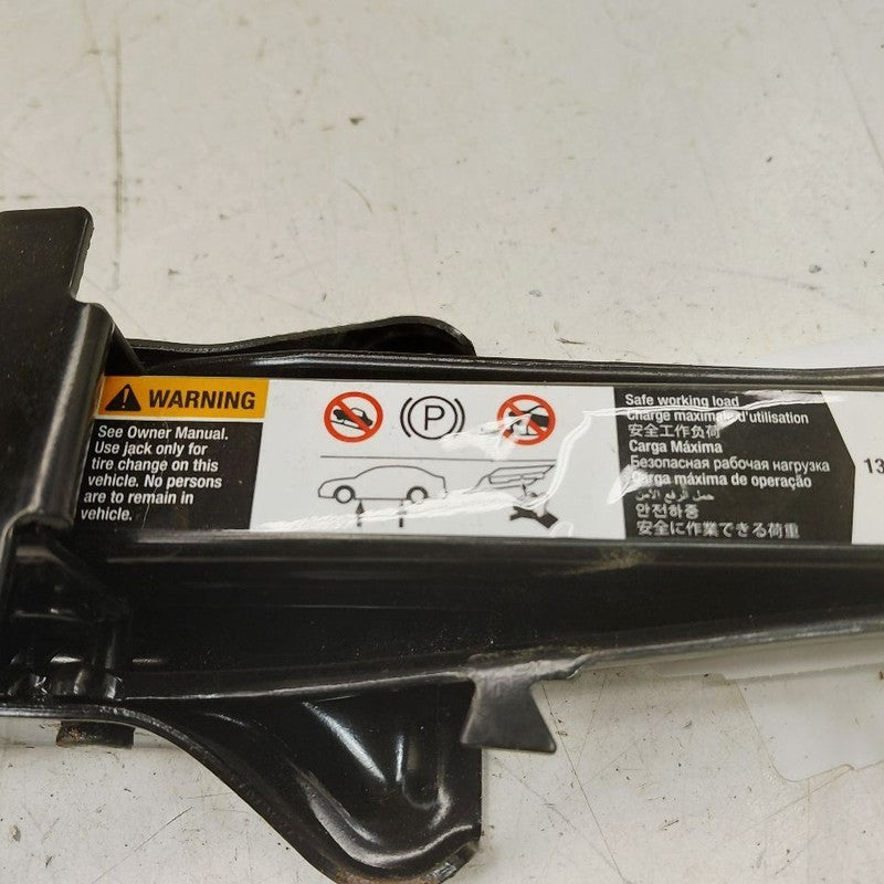 Cadillac XTS Spare Tire Changing Jack      2016 2017 2018