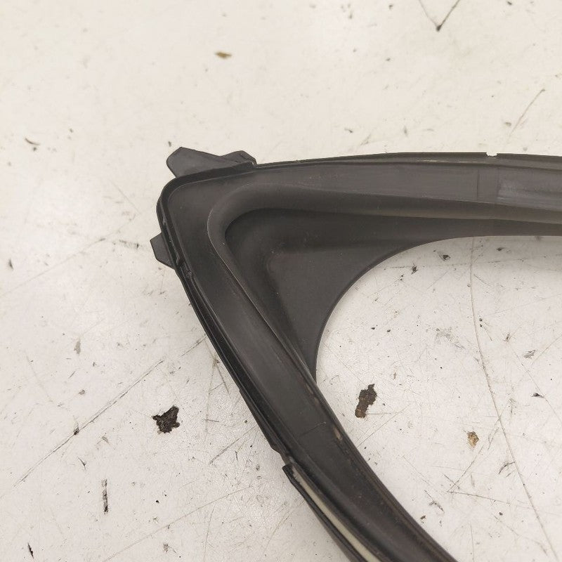 Mitsubishi Outlander   Door Glass Window Seal Rubber Left Driver Front