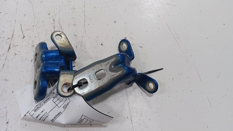 Buick Encore Door Hinge Set Left Front Driver  2016 2017 2018 2019