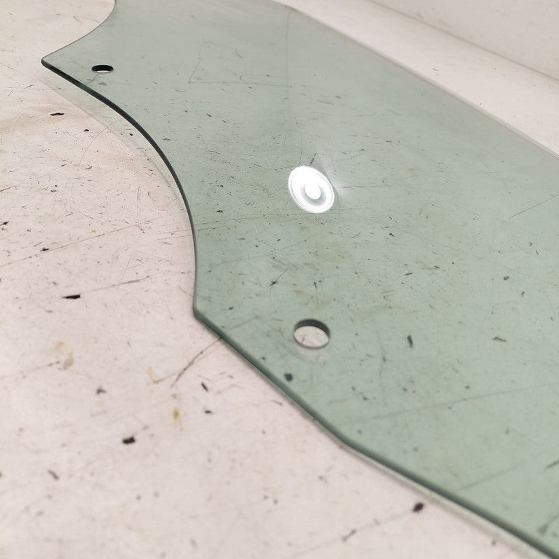 Passenger Right Front Door Glass Window VIN L 1st Digit LWB Fits 16-18