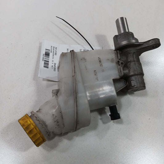 Brake Master Cylinder Fits 15-18 Jeep Renegade