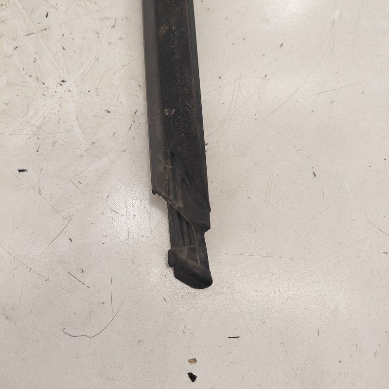 Volkswagen Golf Door Glass Window Weather Strip Trim Rear Right Passen