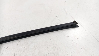 Hyundai Sonata Left Front Weather Strip Interior 2018 2019