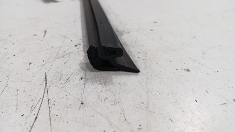 Hyundai Sonata Right Front Weather Strip Interior 2011 2012 2013 2014