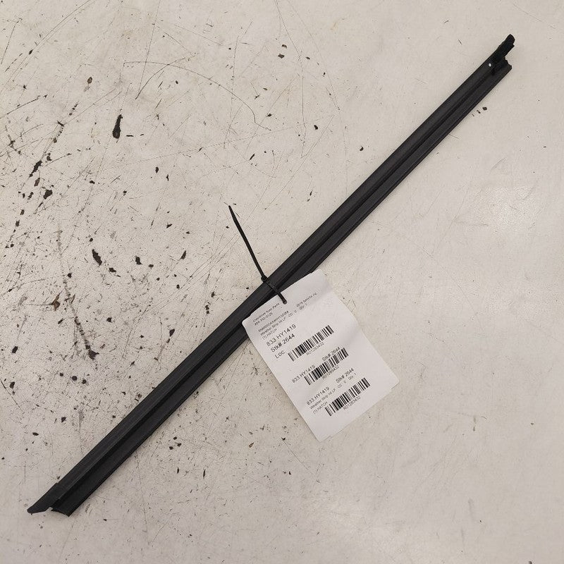 Hyundai Santa Fe Left Front Weather Strip Interior  2019 2020