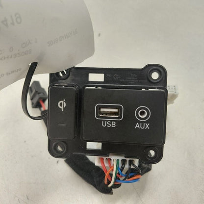 Hyundai Santa Fe USB Plug In Hub Port  2019 2020