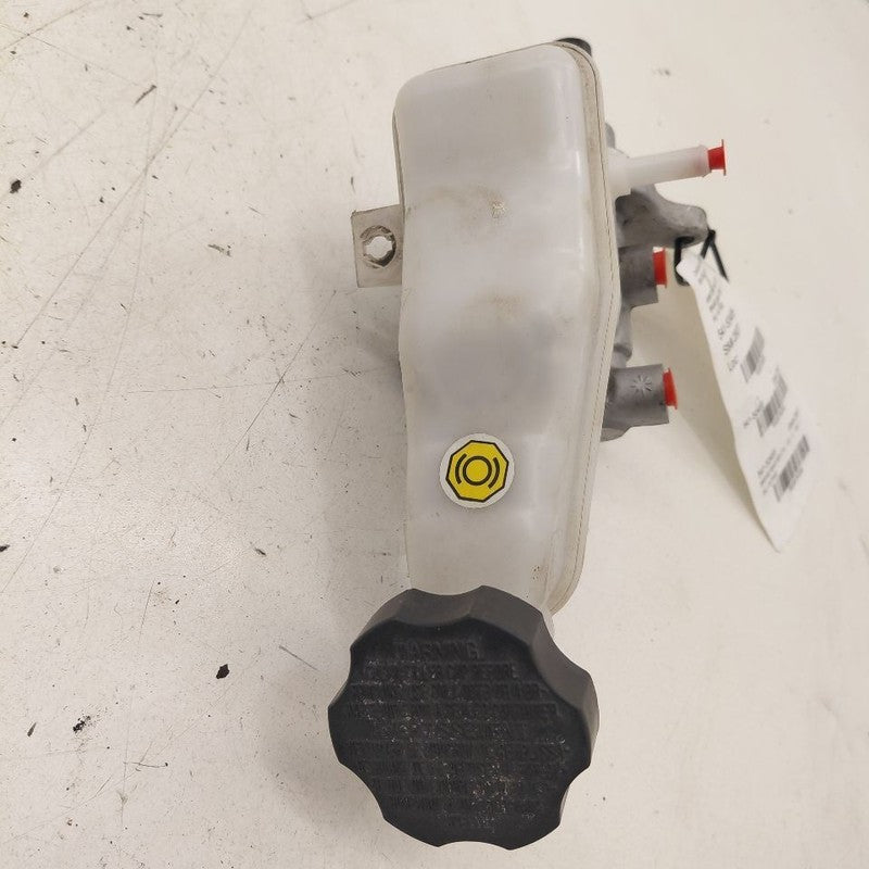 Brake Master Cylinder Fits 12-17 Hyundai Veloster