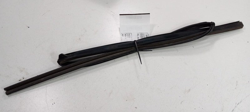 Mazda 3 Door Glass Window Seal Rubber Right Passenger Rear Back 2010 2