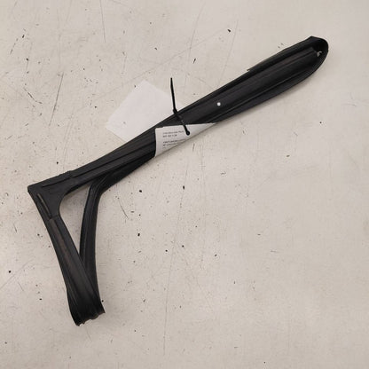 Hyundai Veloster Door Glass Window Seal Rubber Right Passenger Front  