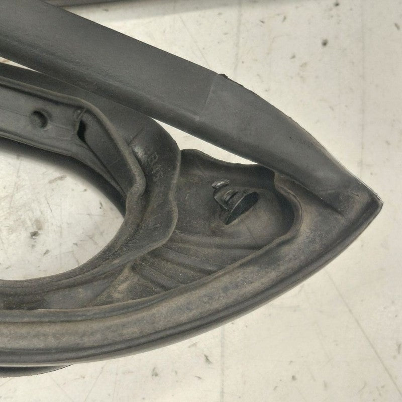 Mitsubishi Outlander   On Door Seal Rubber Left Driver Rear Back  2018
