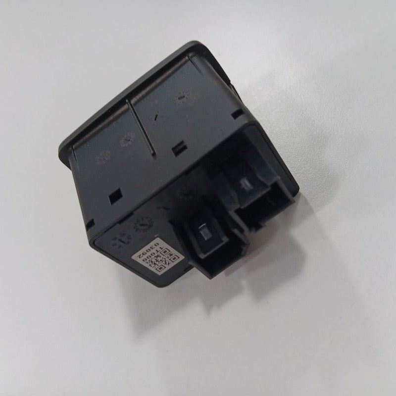 Fiat 500 USB Plug In Hub Port  2014 2015 2016 OEM