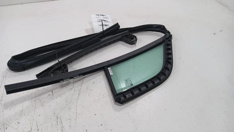 Buick Encore Door Glass Window Seal Rubber Left Driver Front  2016 2017 2018 201