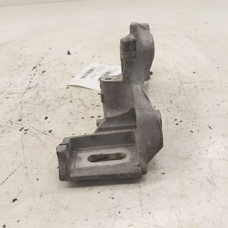 Nissan Versa AC Pulley Bracket  1.6 2019 2018 2017 2016