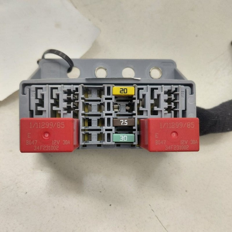 2018 Fiat 500 X Model Rear Cabin Fuse Box Interior Inner Under Dash