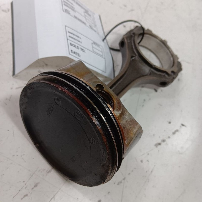 Fiat 500 Single Piston With Connecting Rod   2016 2017 OEM