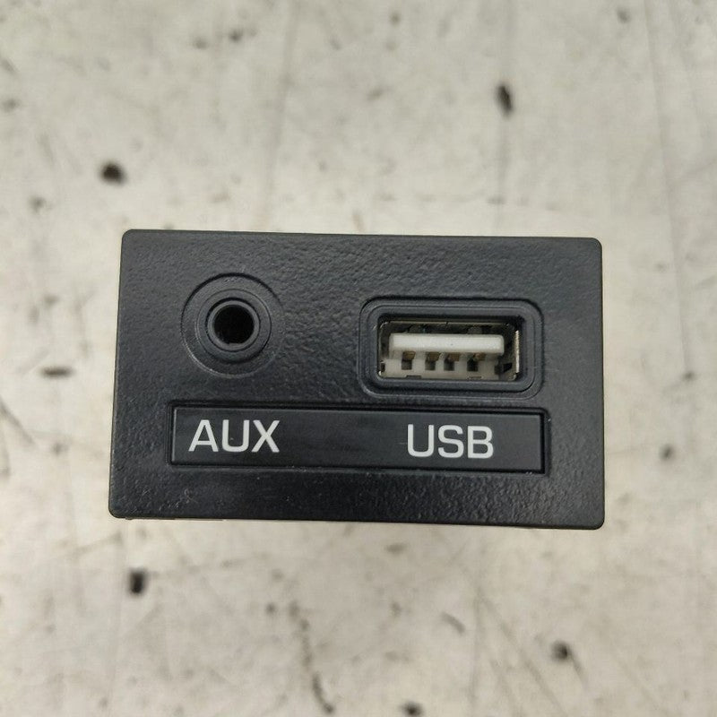 Hyundai Veloster USB Plug In Hub Port  2017 2016 2015 2014