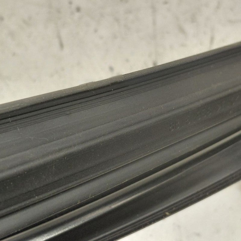 Mitsubishi Outlander   Door Glass Window Seal Rubber Right Passenger F