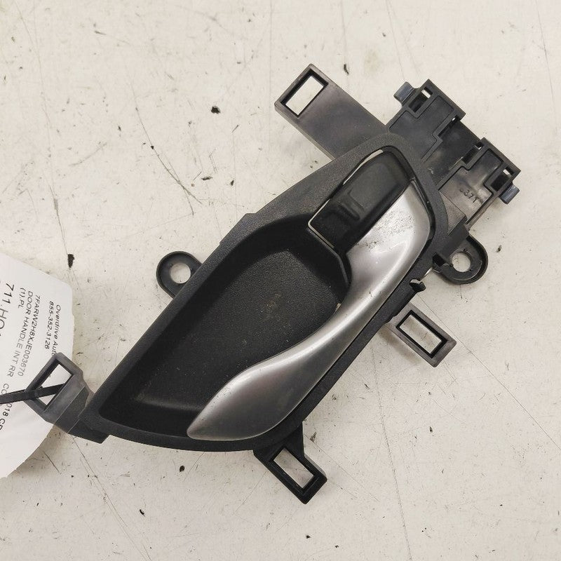 Honda CR-V Door Handle Right Passenger Rear Interior Inside  2017 2018
