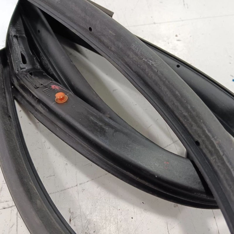 Hyundai Accent On Door Seal Rubber Left Rear Back 2014 2015 2016 2016 201