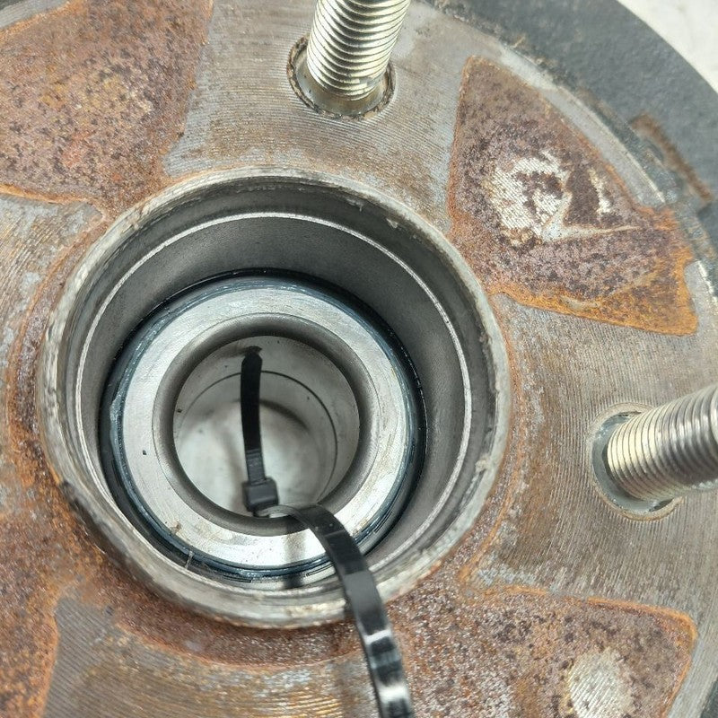 Mitsubishi Mirage Passenger Right Rear Spindle Knuckle Bearing Hub  20