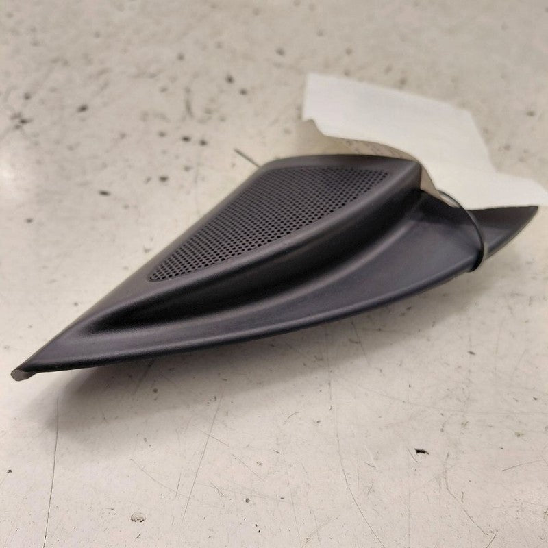 Kia Sorento Mirror Mount Cover Door Trim Right Passenger  2018 2017 20