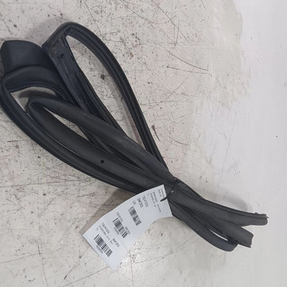 Hyundai Elantra On Door Seal Rubber Left Rear Back  2017 2018 2019 2020