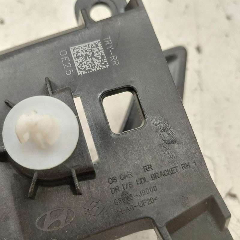 Hyundai Kona Door Handle Right Passenger Rear Interior Inside  2021 20