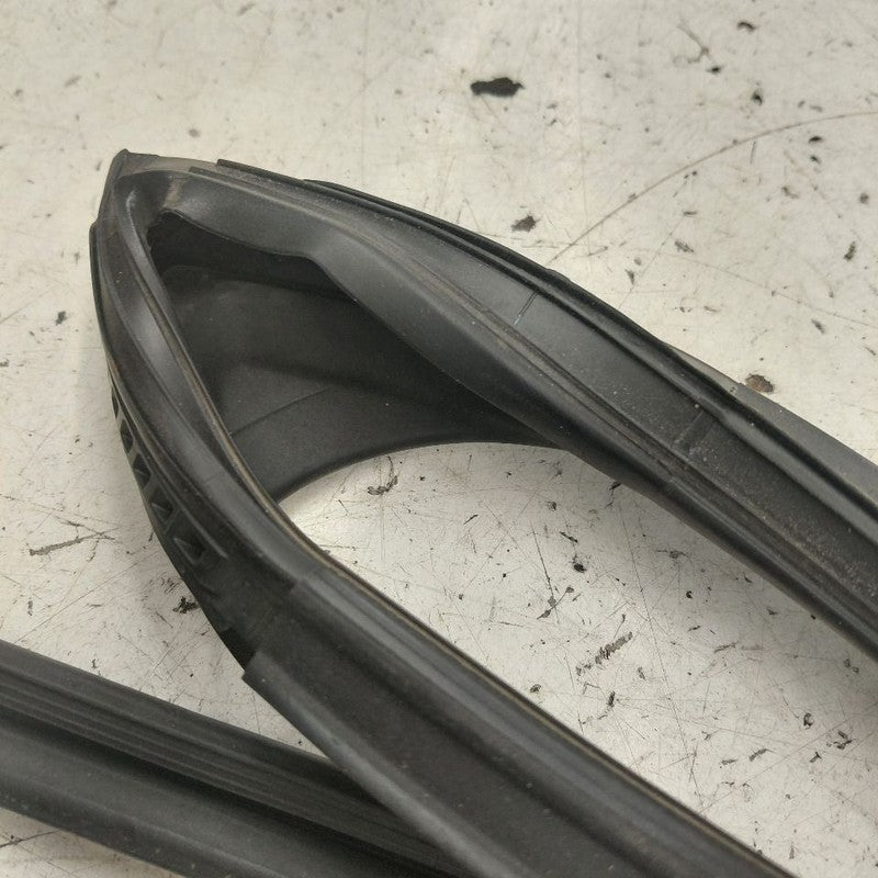 Toyota Prius Door Glass Window Seal Rubber Left Driver Front  2022 202