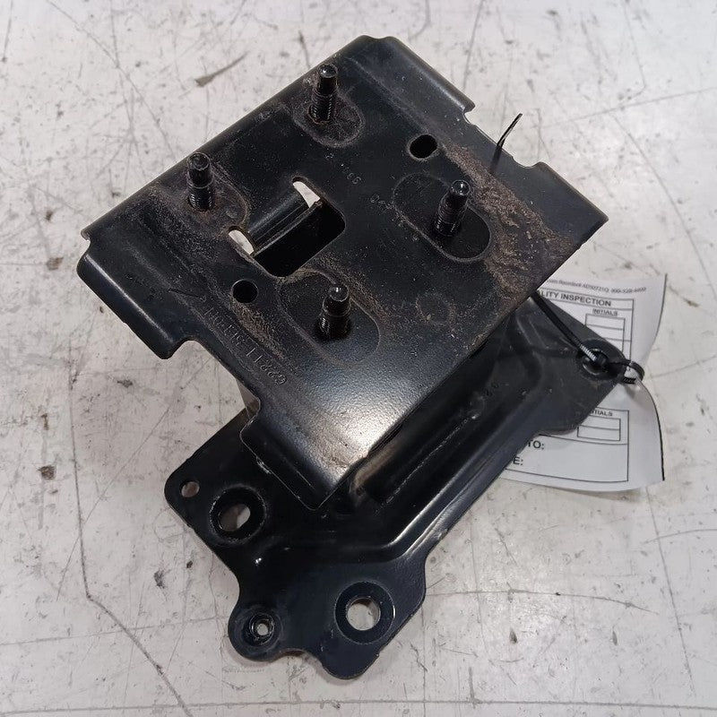 Nissan Kicks Bumper Mount Bracket Left Driver Side Front  2021 2022 2023 2024