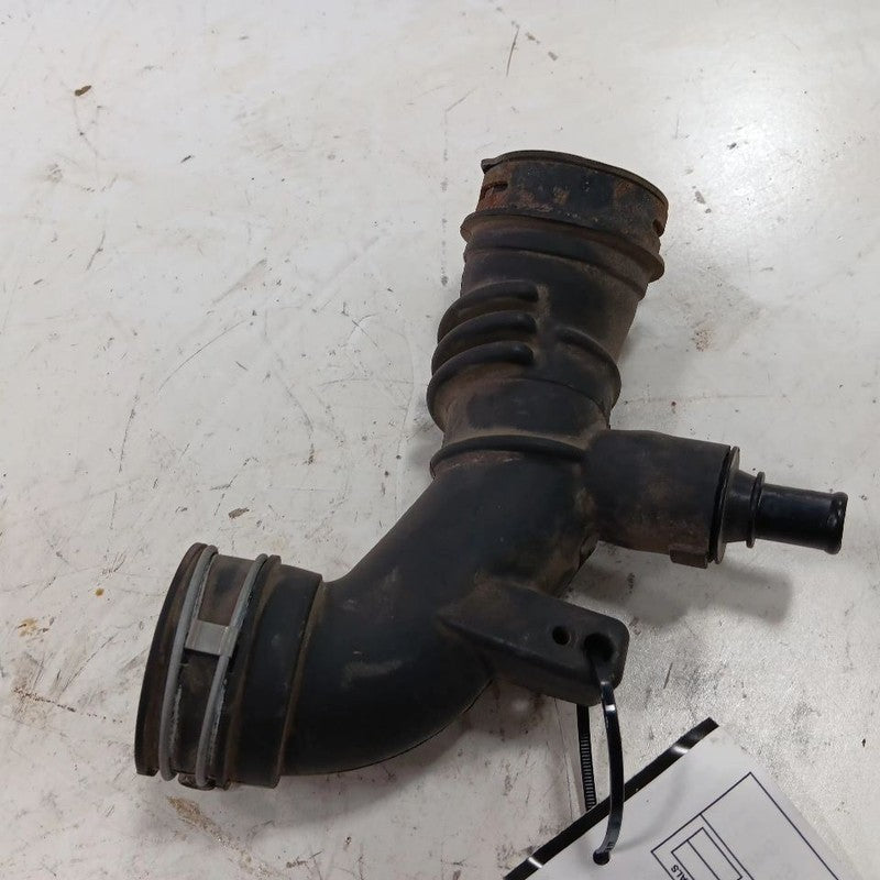 Toyota Prius C Air Cleaner Tube Intake Hose  2017 2016 2015 2014 2013