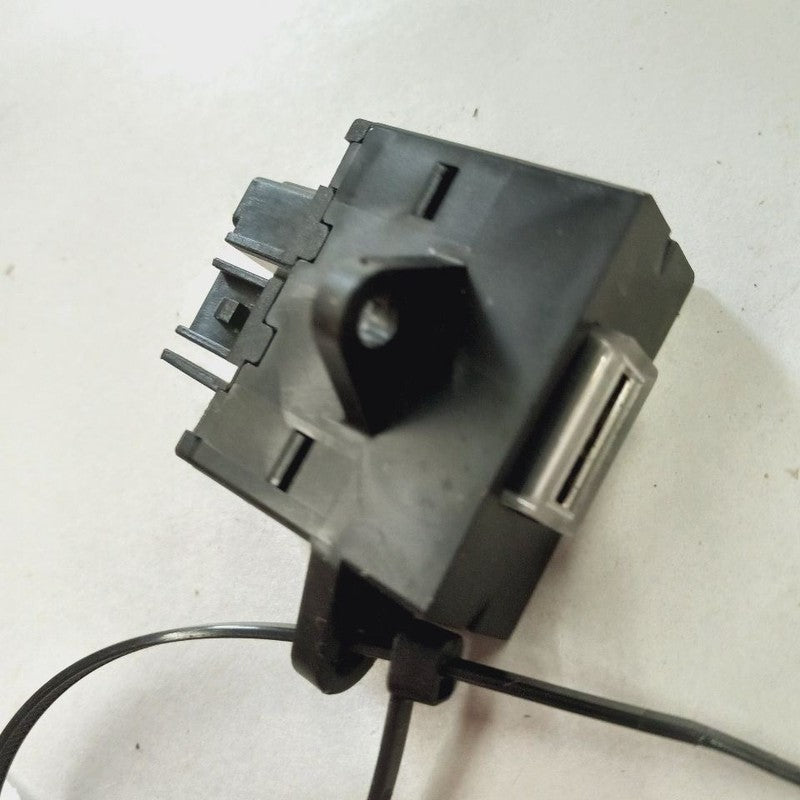 Alfa Romeo Stelvio USB Plug In Port {00505493820} 2018 2019 2020 2021