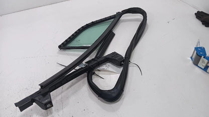 Buick Encore Door Glass Window Seal Rubber Right Passenger Front  2016 2017 2018