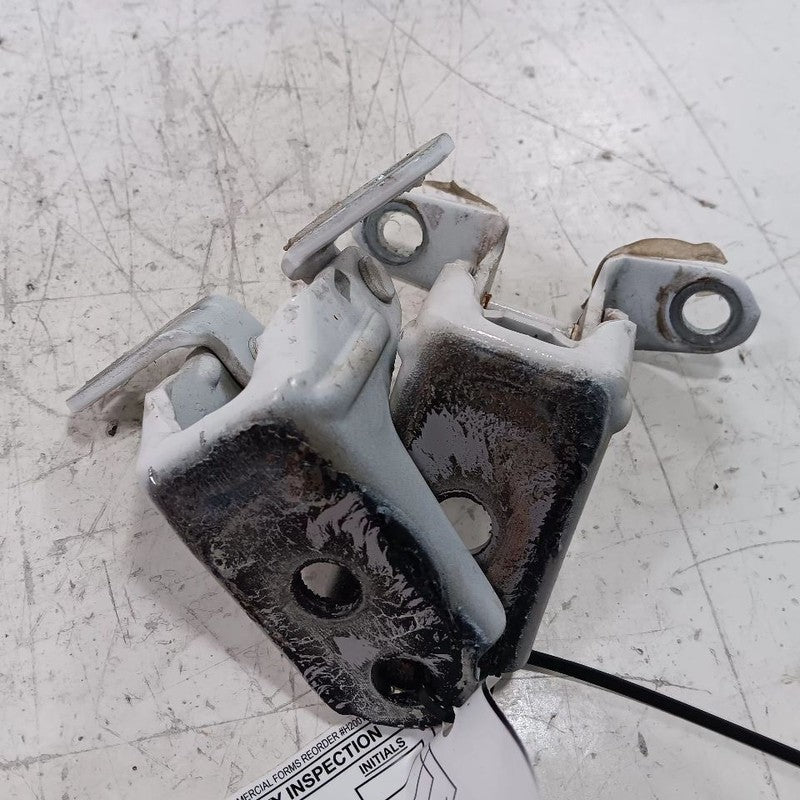 Nissan Kicks Door Hinge Set Right Front Passenger  2021 2022 2023 2024