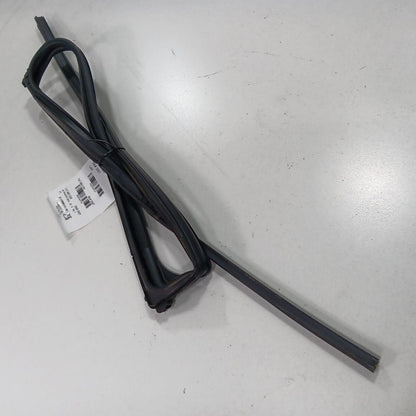 Mitsubishi Outlander Door Glass Window Seal Rubber Left Driver Rear Ba