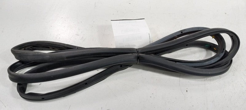 Cadillac SRX On Door Seal Rubber Right Passenger Front 2013 2014 2015 2016