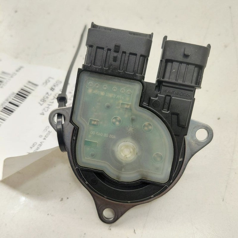 Nissan Versa Variable Timing Gear Oil Control Valve Solenoid Cylinder 