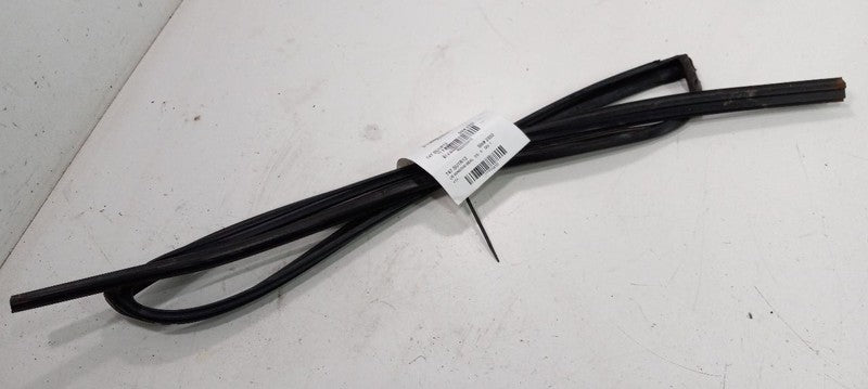 Subaru Legacy Door Glass Window Seal Rubber Left Rear Back 2010 2011 2