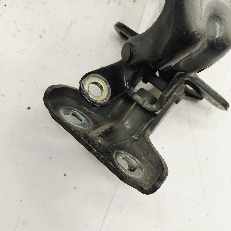 Buick Encore GX Door Hinge Set Left Front Driver  2020 2021 2022 2023