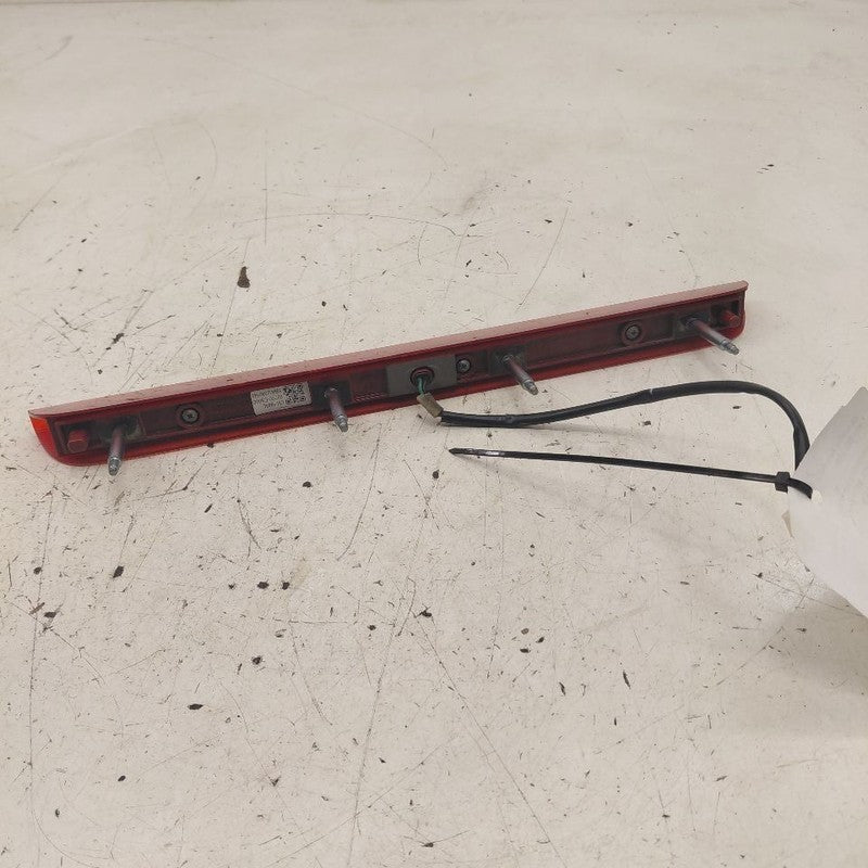 Kia Sorento High Mount Tail Lamp Third 3rd Brake Light  2018 2017 2016